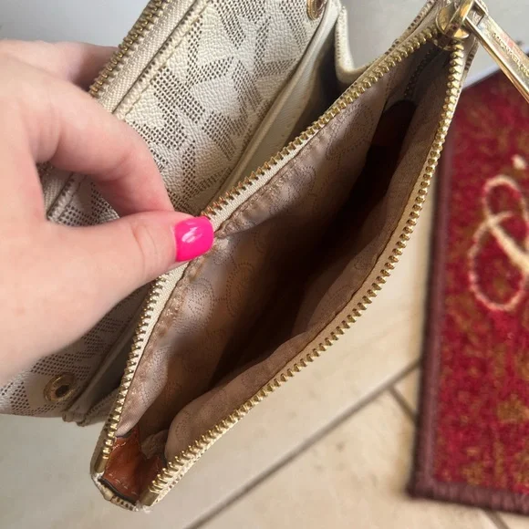 Michael Kors Fulton Small Crossbody - Picture 5 of 8